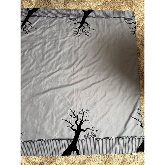 Spooky Haunted Tree Tablecloth 60"x104" Gray Black Gothic Fence Design Halloween - Picture 8 of 11